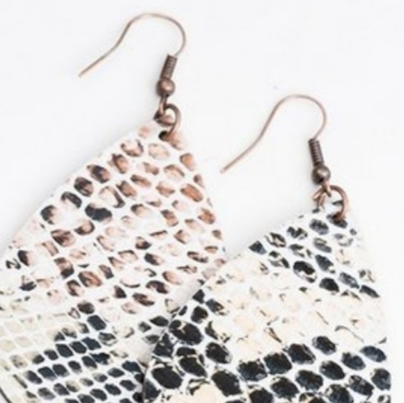 Drop Venom Leather Drop Earrings - Picture 3 of 4